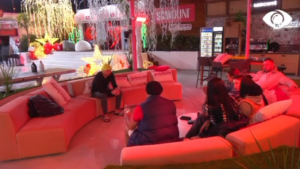 Po ky s'ka ardhur për vëmëndje këtu?/ Efi revoltohet për Gentin...