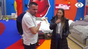 “Ç’punë ke ti”/ Luizi vihet në siklet para Kiarës, Olta: Pse gënjen, mua më the...