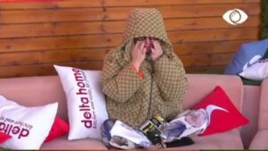 Kejvina qan në kuzhinë, nuk fjeti nga zhurmat: Genti: Nuk je në hotel me 5 yje!