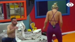 Dua ta verboj me ato zemrat, Luizi nuk ndalet, e bën Kejvinën të heqë...