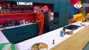 'Ti je zhurmues'/ Luizi i ktehet Kejvinës: Zhurmuesi i tët eti!