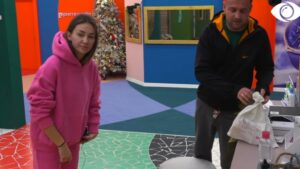 Faleminderit që ekziston/ Luizi i bën dhuratë Kiarës, por ajo trembet!