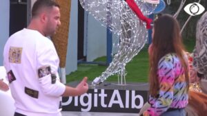 Amosi ka shanse/ Luizi-Kiarës: Dua të shoh me një djalë tjetër...