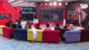 “Kush i hodhi makaronat në plehra”/ Debati. Efi-Gentit: Arrogant!  Mendon se jemi dele dhe ai bariu