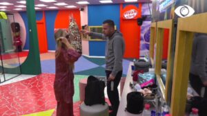 Ke bërë një batutë të shëmtuar, Olta thërret veçmas Luizin dhe i kërkon sqarim