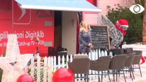 Zgjimi i Zhaklinës, Herioni: Mirëmëngjesi princeshë! Luizi i këndon