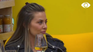 ‘Ajo më ka nominuar mua’/ Olta flet për Kiarën me banorët