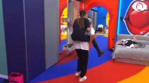 Luizi merr në krah Kiarën dhe luajnë bashkë me njëri-tjetrin