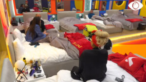 “Dua të dal se kam një grua shtatëzënë në shtëpi”/ Armaldo flet me banorët