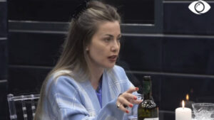 “Grupimi yt të sheh si skulpturë ari, të adhurojnë”/ Efi-Oltës