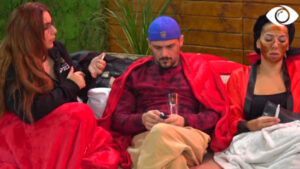 Janë aq egoistë dhe nuk u plas fare/ Efi bisedon me banorët 