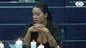 Pas më shumë se dy orësh sqarim, Efi rrëfen një histori të dhimbshme personale!