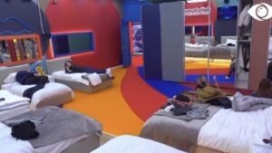 A mund të dalësh jashtë/ Efi acarohet me Luizin