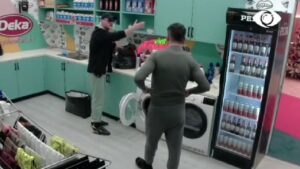 “Nuk jam shërbëtori asaj”/ Genti dhe Armaldo diskutojnë për Oltën