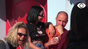 Mikela ulet në prehërin e Kristit: Po bëhesh më i bukur