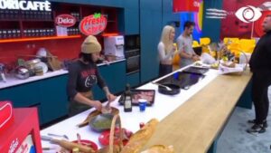 Më mirë Hitlerin se Gentin lider/Banorët diksutojnë: Mund të jetë dhe njëra nga vajzat lidership