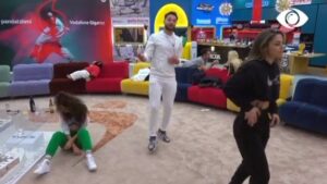 “Përse u trembe?”/ Amosi dhe Dea diskutojnë për puthjen mes tyre