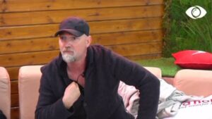 Po kërkoni të drejtë në një gënjeshtër/ Genti diskuton me banorët