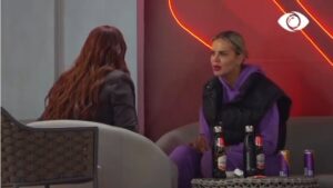 Kur ke qenë ti duke ngrënë fara poshtë pallatit, unë kam qenë duke shëtitur botën/Kejvina për Efin