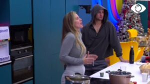 “Nuk të do askush”/ “Plas” mes Oltës dhe Gentit: Je thashethemaxhi