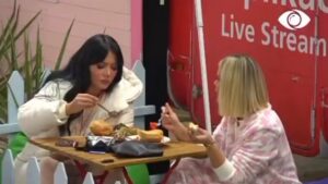 Ai ka për ta ngritur shumë lart/ Kejvina dhe Efi bisedojnë në rulot për marrëdhënien Kiara-Luiz