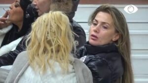 Po më gjykojnë për profesionin/ Olta bisedon me Dean