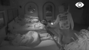 Luizi zgjon banorët, Olta nervozohet: Mezi më zuri gjumi