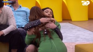 Tea shpërthen në lot, motra e saj hyn papritur në shtëpinë e “Big Brother Vip 2”