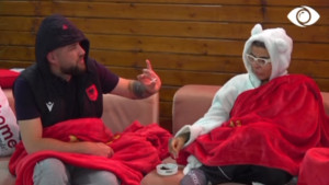 Luizi bisedon me banorët: Më ngacmojnë dhe asnjë fjalë nuk iu them!