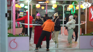 Gjashtë orë në këmbë/ Skualifikohen nga loja 8 banorë