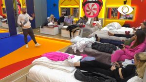 Luizi ironizon Armaldon dhe Oltën