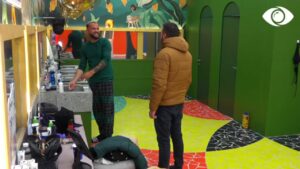 Luizi bisedon me Tanin: Bjeri Bledit! 