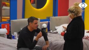 Valbona sqarohet me Maestron: Ti nuk më njeh!