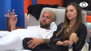 Kam 25 këngë/ Luizi ngacmon Ermionën