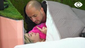 Kristi bëhet xheloz për Keisin