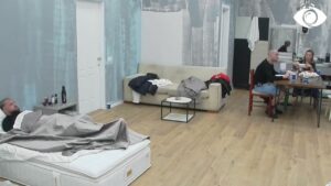 “Nuk kam kaluar periudhë të errët”/ Luizi-banorëve: S’më ka prekur këmba në Shqipëri