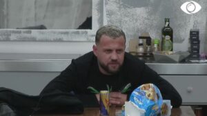 Olta-Kur të kuptosh lojën time, unë do jem në Cuba, duke shijuar çmimin/ Luizi-Dihet ku shkojnë...