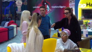 Debati i ashpër Ermiona-Dea/ “Shko te psikologu nëse ke ankth”