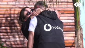 Luizi dhe Kiara kërkojnë një vend pa kamera për tu puthur