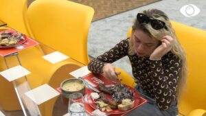 Keisi: Jam në ajër/ Kiara: Mos i nxito gjërat. Duket që të ka shumë qejf 