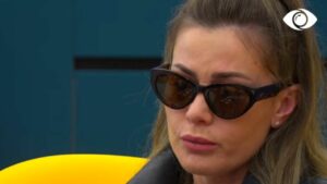 “Kam vendosur të mos e nxjerr të brendshmen time”, Olta bisedon me banorët