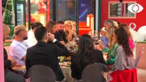 Arbri: Ne jetojmë me ju/ Zhaklina i drejtohet Luizit dhe Kristit: Jeni polici dhe keqbërësi? 