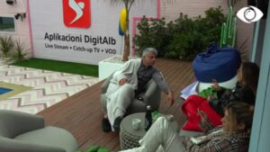 E ndjej lart si banore/ Olta flet për Antonetën