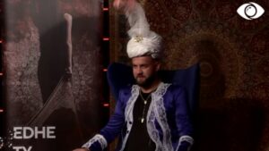 Banorët pozojnë për Pierre Cardin Home