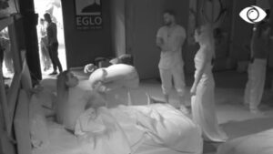 Ajo ka qenë ish e dashura jote/ Nita debaton me Antonetën: Mos shpif! 