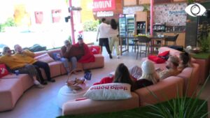 “Pyet se kush jam unë”/ Qetsori debat me Luizin: Të ka hypur vetja në qejf