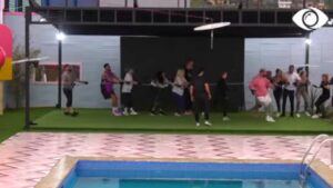 Sfida e tërheqjes së litarit/ Fiton grupi i dytë