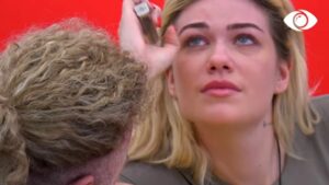 Sabiani e këshillon, Keisi përlotet