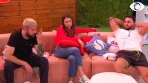 Qielli me tokën të bashkohen, s'e duroj gërhimën/ Kiara bisedon me Luizin