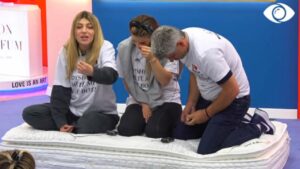 Fotinia: Je shumë hipokrite/Olta e ironizon: Më fal që nuk ndoqa këshillat e tua